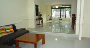 FOR RENT Nice  Decorate TownHouse  at Sukhumvit31