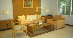 FOR RENT Singel house with pool at Ekamai nice&quite