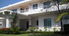 FOR RENT Big & Nice Single House at Ekamai  for living&Business Near BTS 3-5 MIN