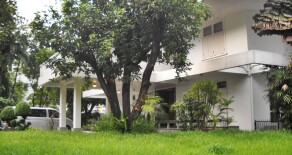 FOR RENT Big Single house with swimming pool 500 sqw. near Samitibat hostotal for business&living