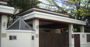 FOR RENT Contemporary New House with private pool at Ekamai 6 bedrooms &Near BTS Ekamai