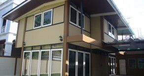 For rent Single house at Ekamai price 55,000 just renovated for business&residence