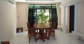 For rent Townhouse at Sukhumvit23&31 juse renovaed&modren style