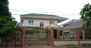 FOR rent Single House at Sukhumvit 500 sqm. 3 beds near BTS On-Nut