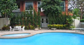 For Rent Single House with pool near BTS Ekamai 3 min