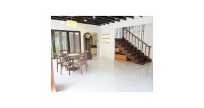 For rent Single house 3 BR House Closed to Ploenchit