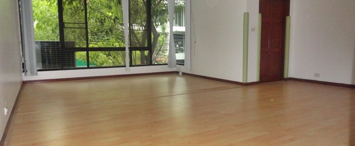 For rent Town house at Sukhumvit39 for business&office
