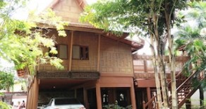 ให้เช่า บ้านเดี่ยวทรงไทยประยุกต์ ซอยสุขุมวิท ใกล้บีทีเอส