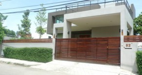 ให้เช่า บ้านเดี่ยว สไตล์โมเดริ์น ถนนพัฒนาการ 4ห้องนอน 200 ตรว. 55,000 บาท